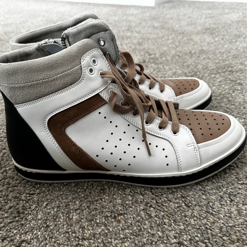 Kenneth Cole Awareness Fashion Sneakers - Size 11